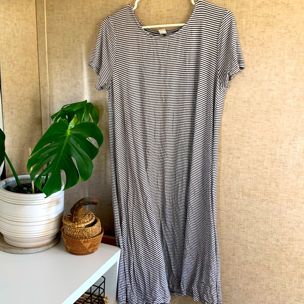 Old Navy Black And White Striped Swing Dress